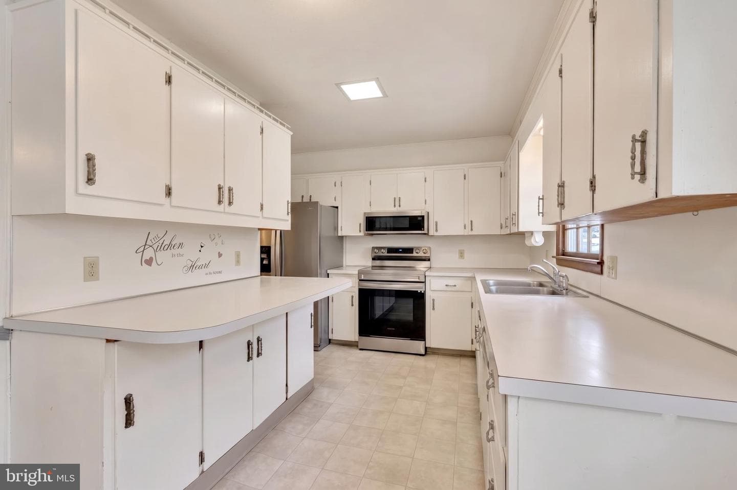 1254 Kennedy Court photo 6