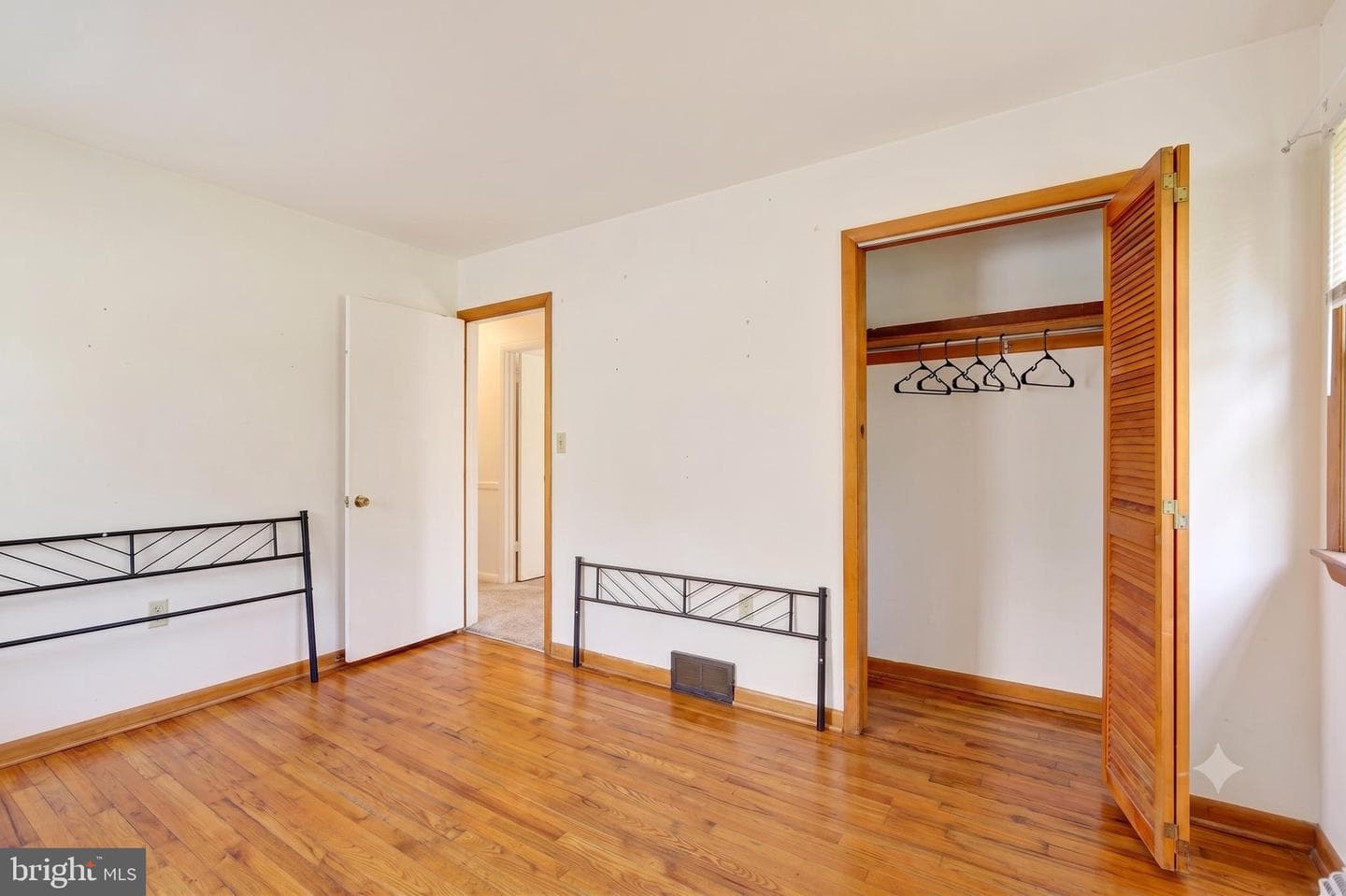 1254 Kennedy Court photo 8