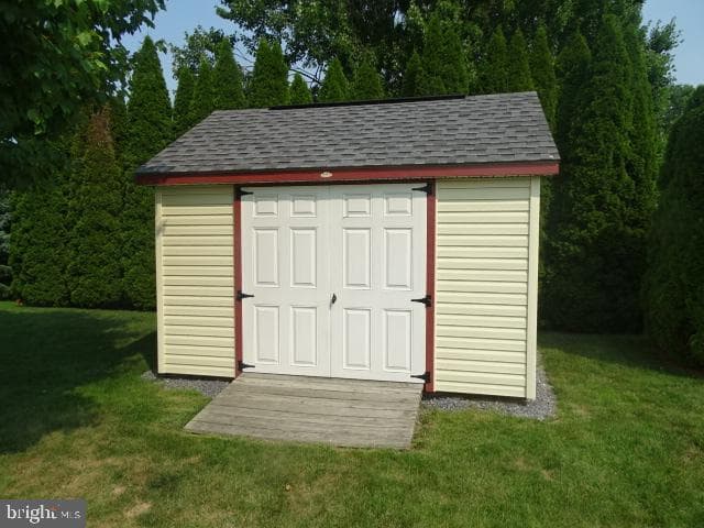 170 Lantern Lane photo 6