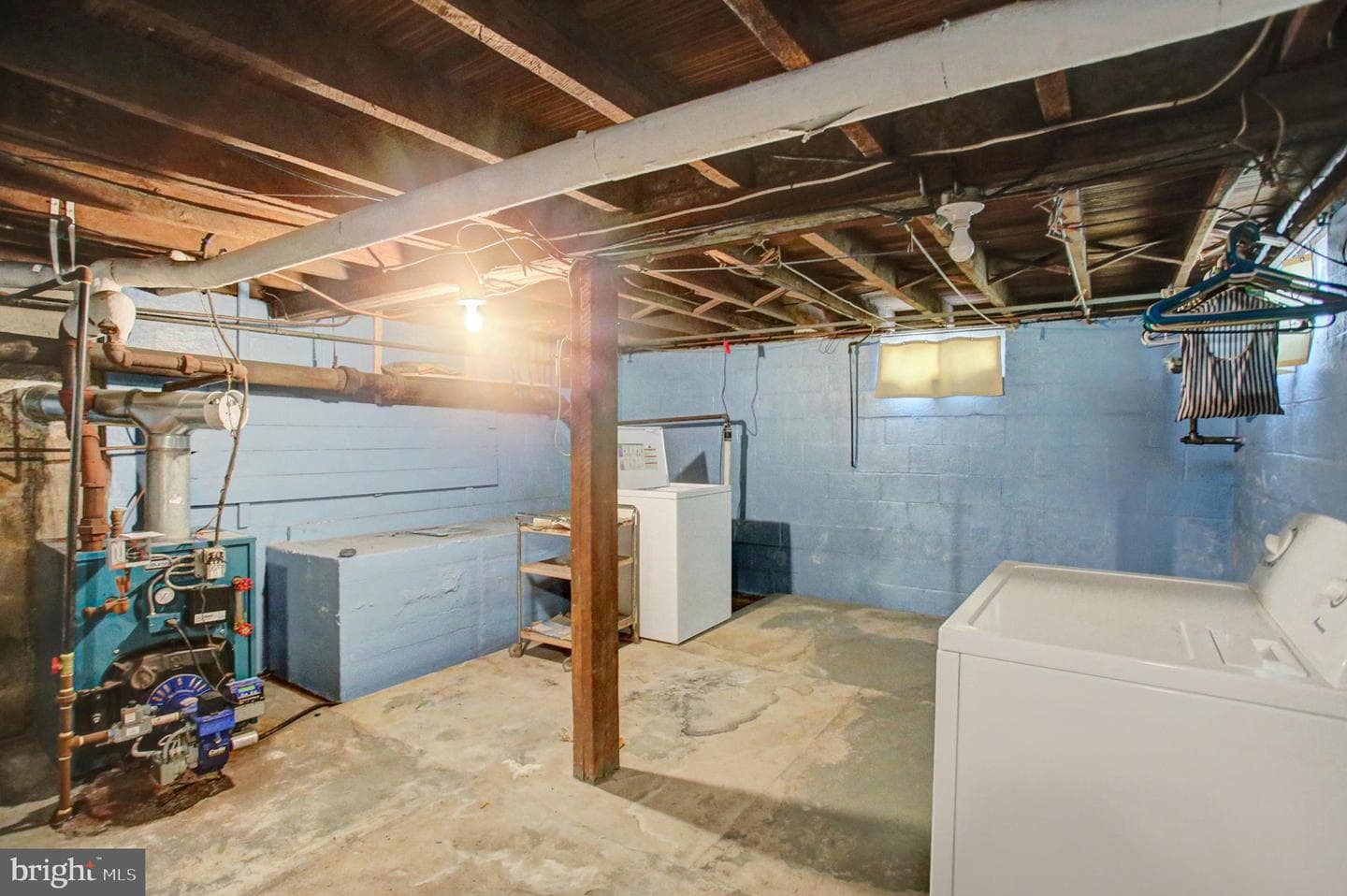 343 W Queen Street photo 22