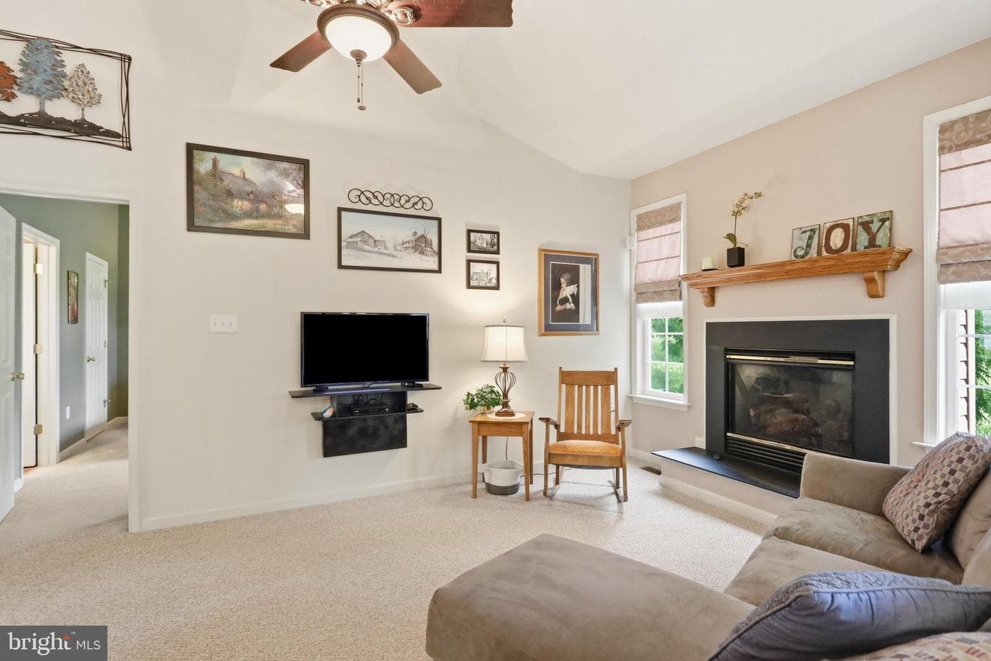 1071 Crestwood Drive photo 12