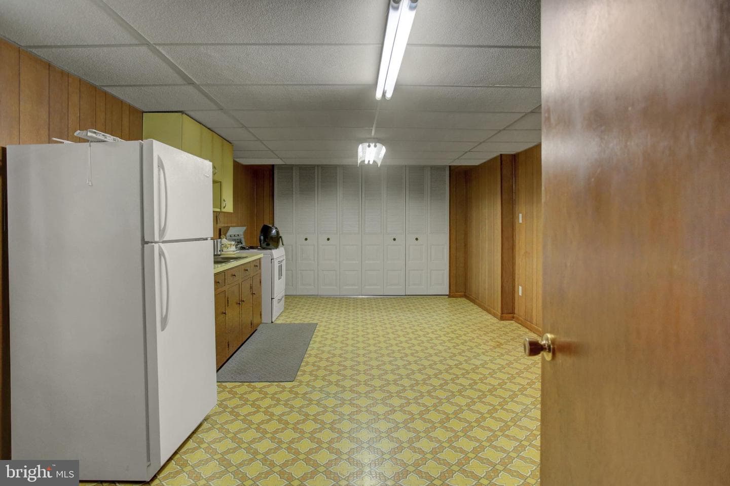 10 Surrey Court photo 33