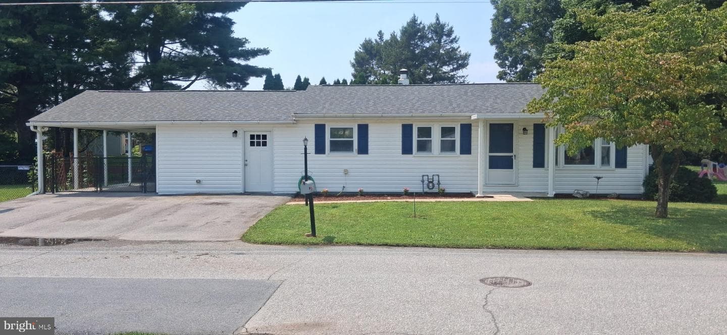 218 Jones Avenue photo 1