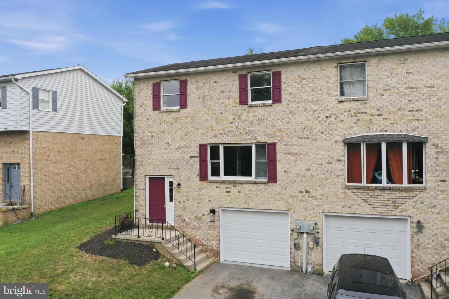 1464 Hollywell Avenue photo 1