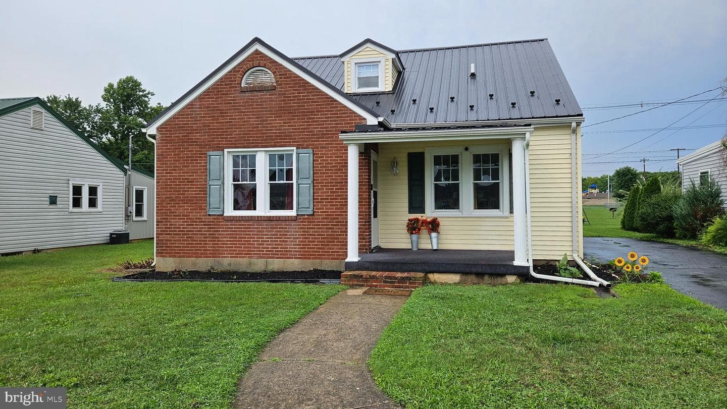 1137 Stanley Avenue photo 1