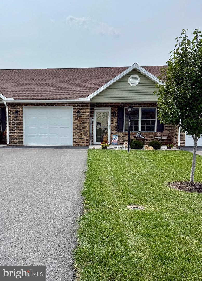 332 Franklin Way photo 1
