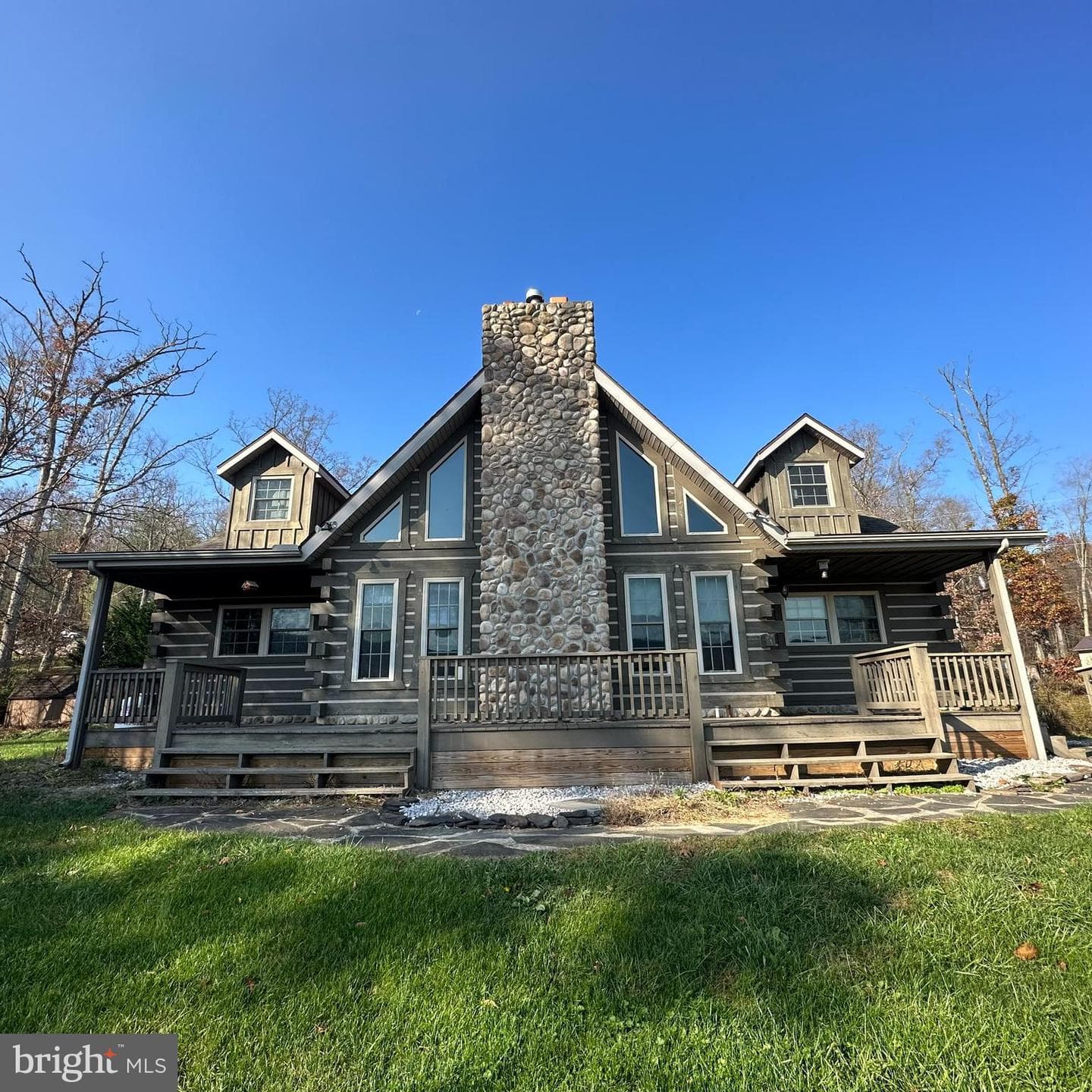 471 Blackberry Lane photo 2