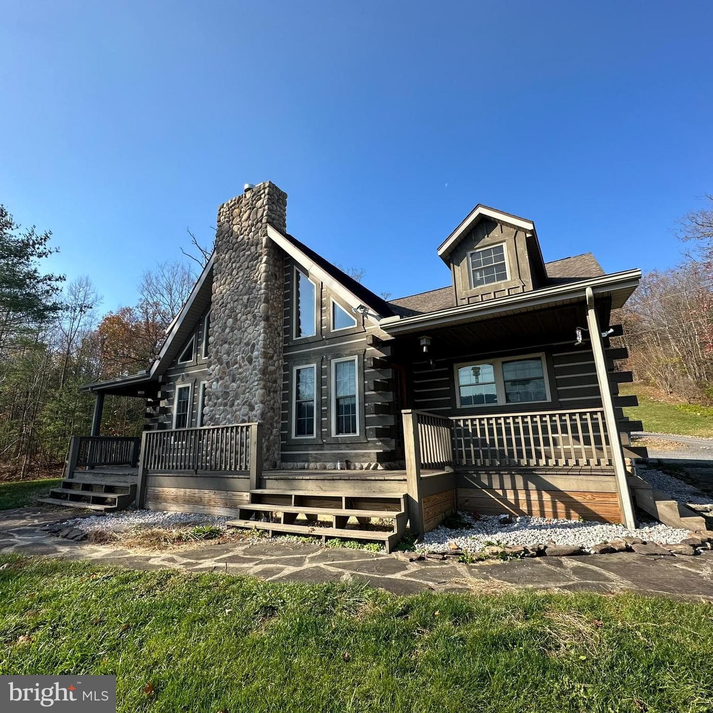 471 Blackberry Lane photo 4