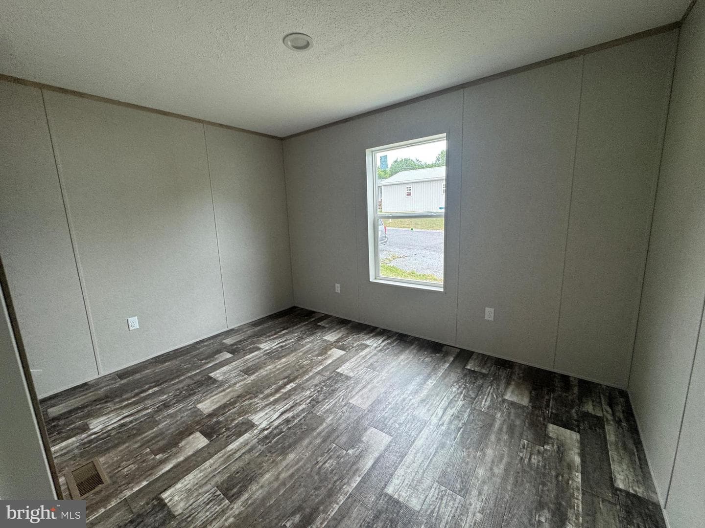 23 Hillside Estates photo 10