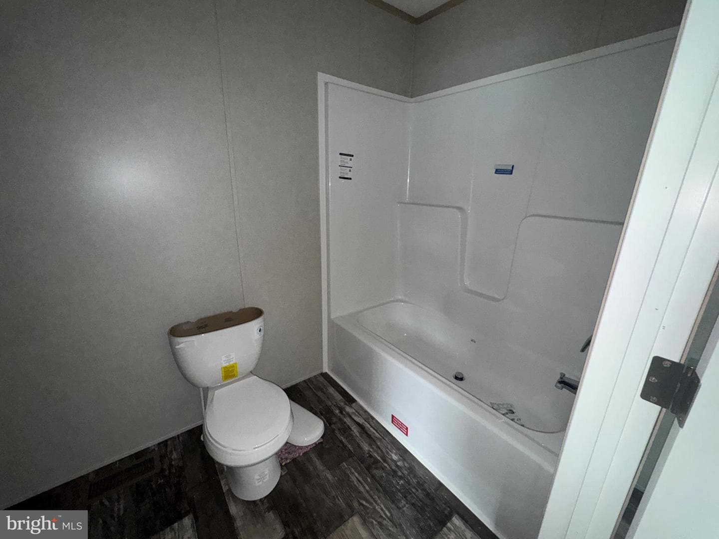 23 Hillside Estates photo 9