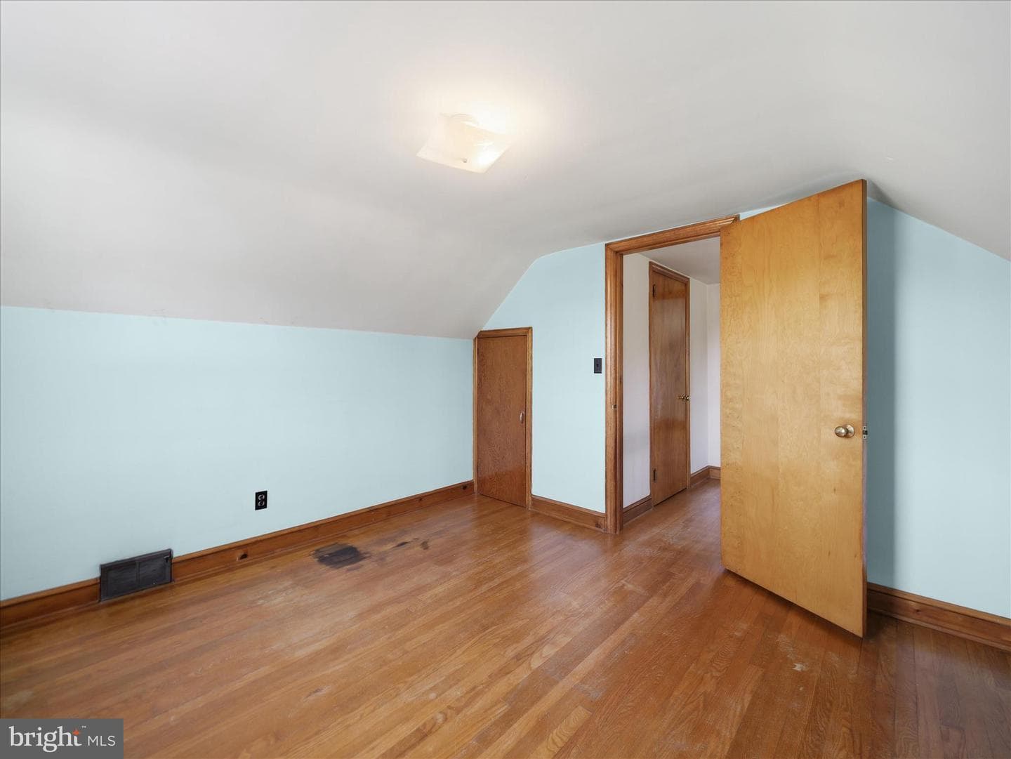 313 S 1st Street photo 24
