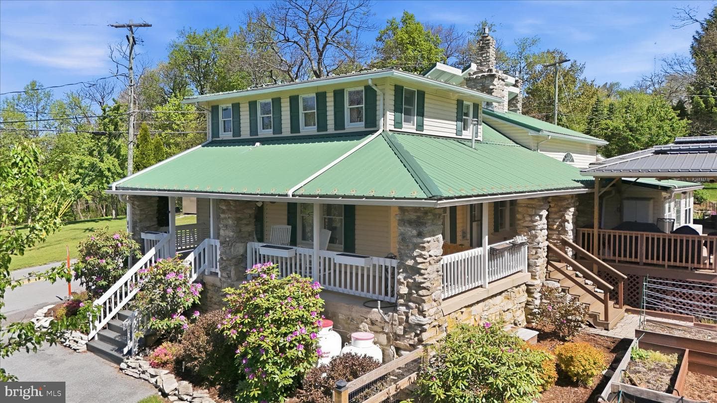 216 Aughwick Road photo 1