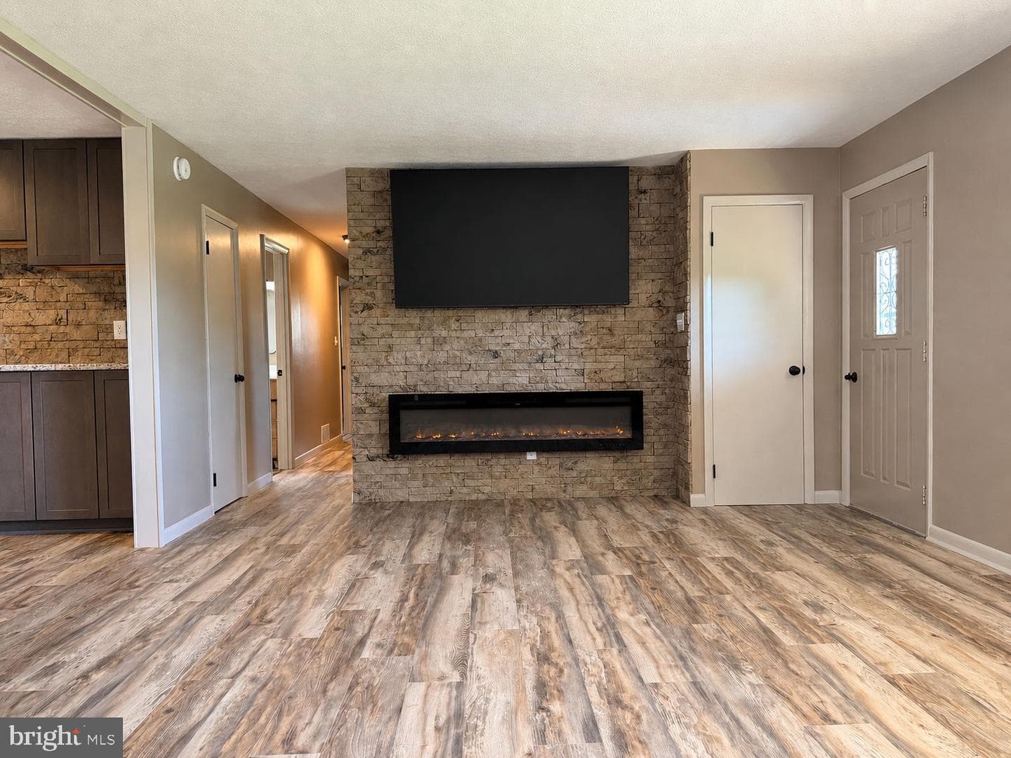 2111 Black Oak photo 5