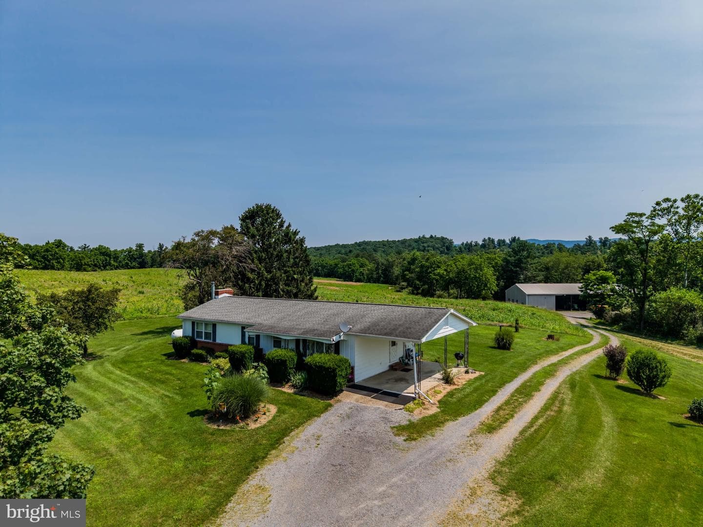 7296 Thompson Road photo 14