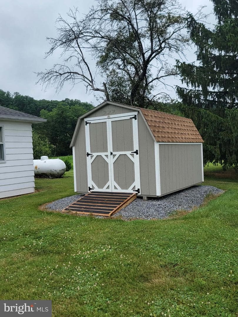 7296 Thompson Road photo 43