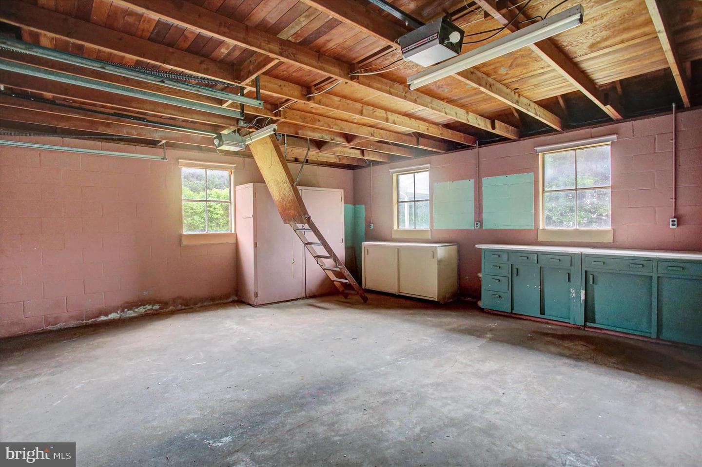 580 Buchanan Trail photo 37