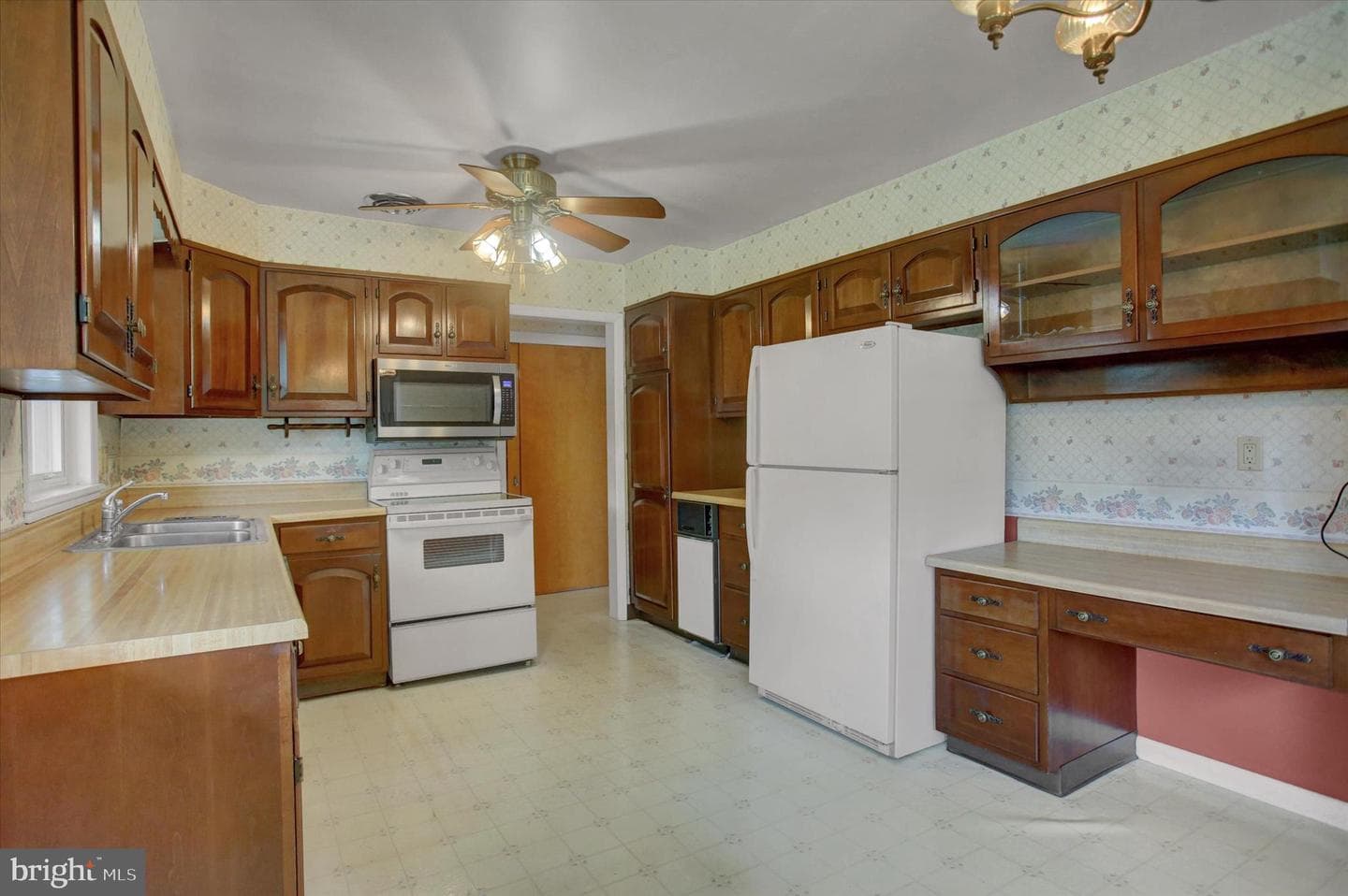 580 Buchanan Trail photo 6