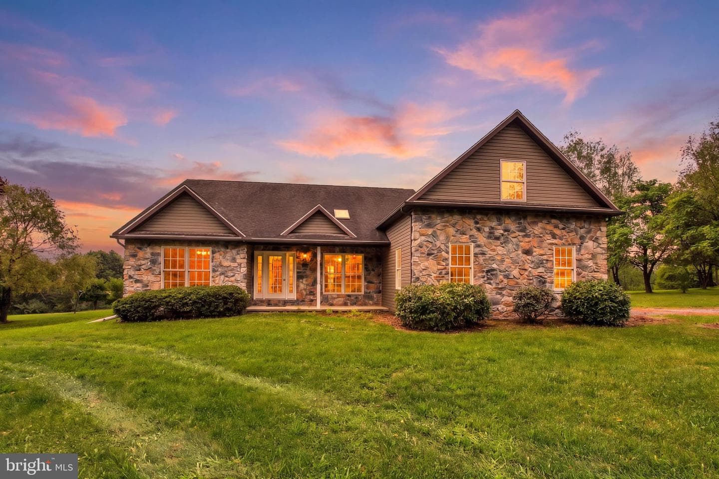 888 Battle Ridge Road photo 1
