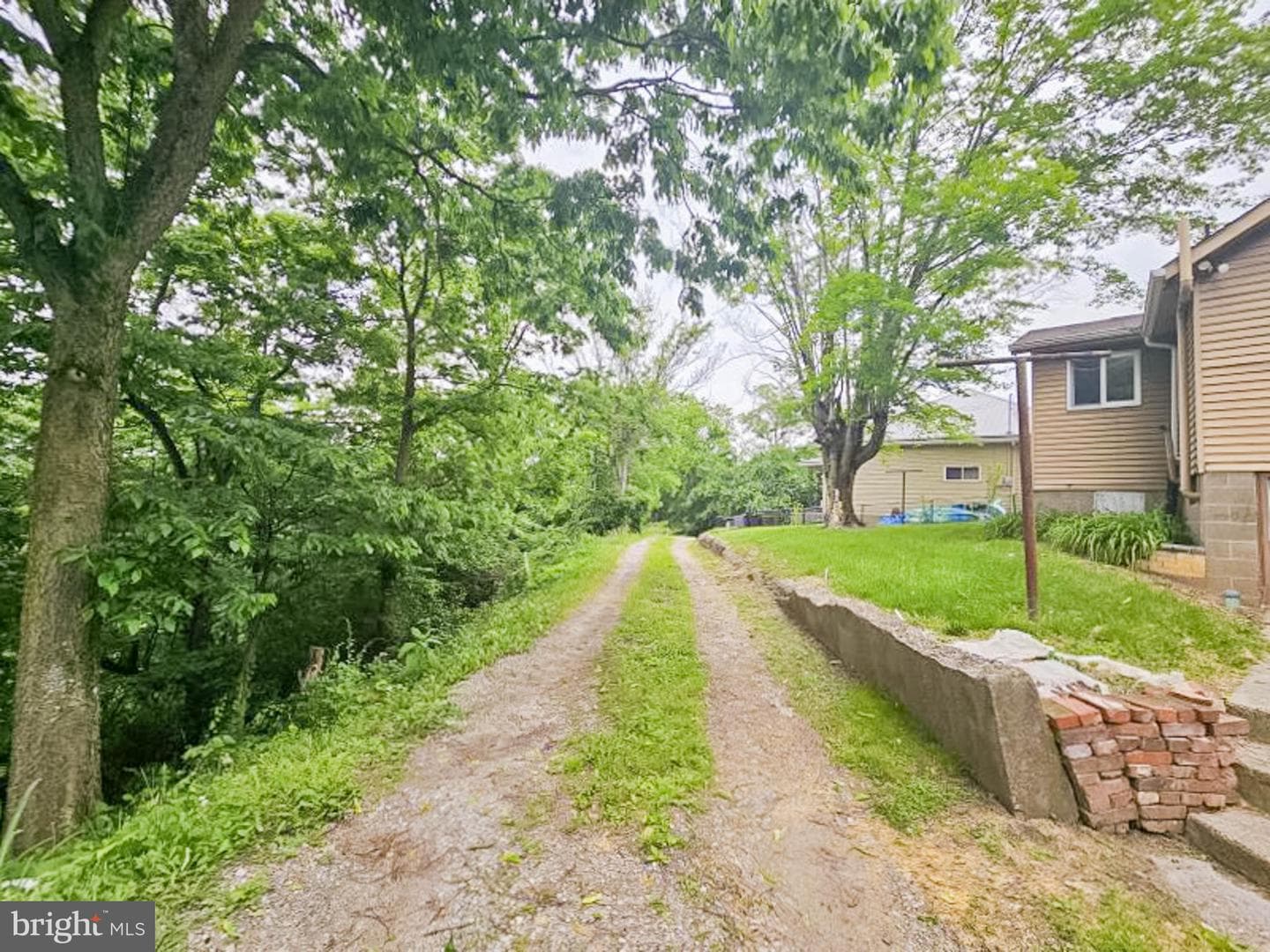 197 Coates Way photo 24
