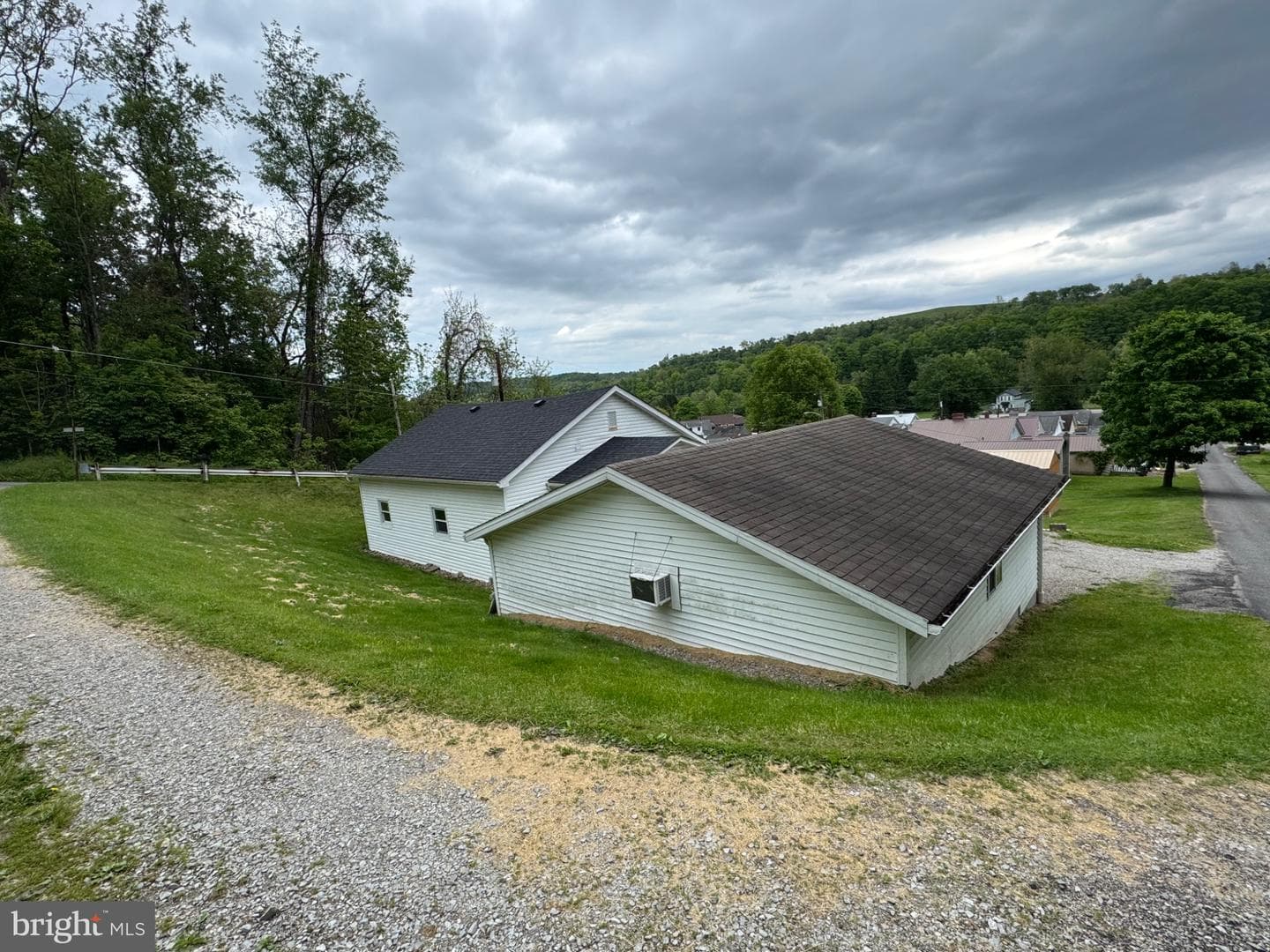 135 Hillman Street photo 4