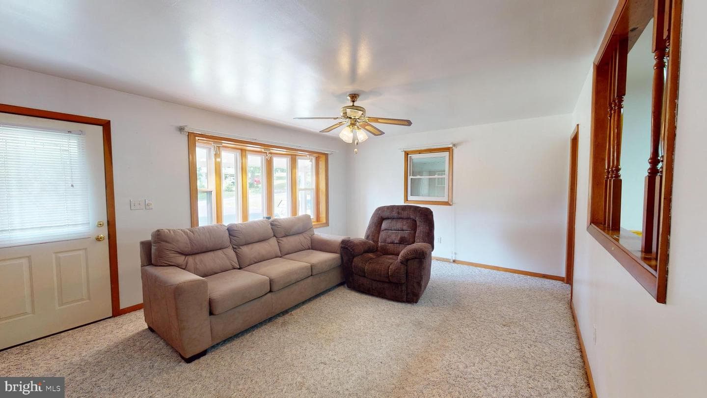 1813 Centre Line Road photo 2