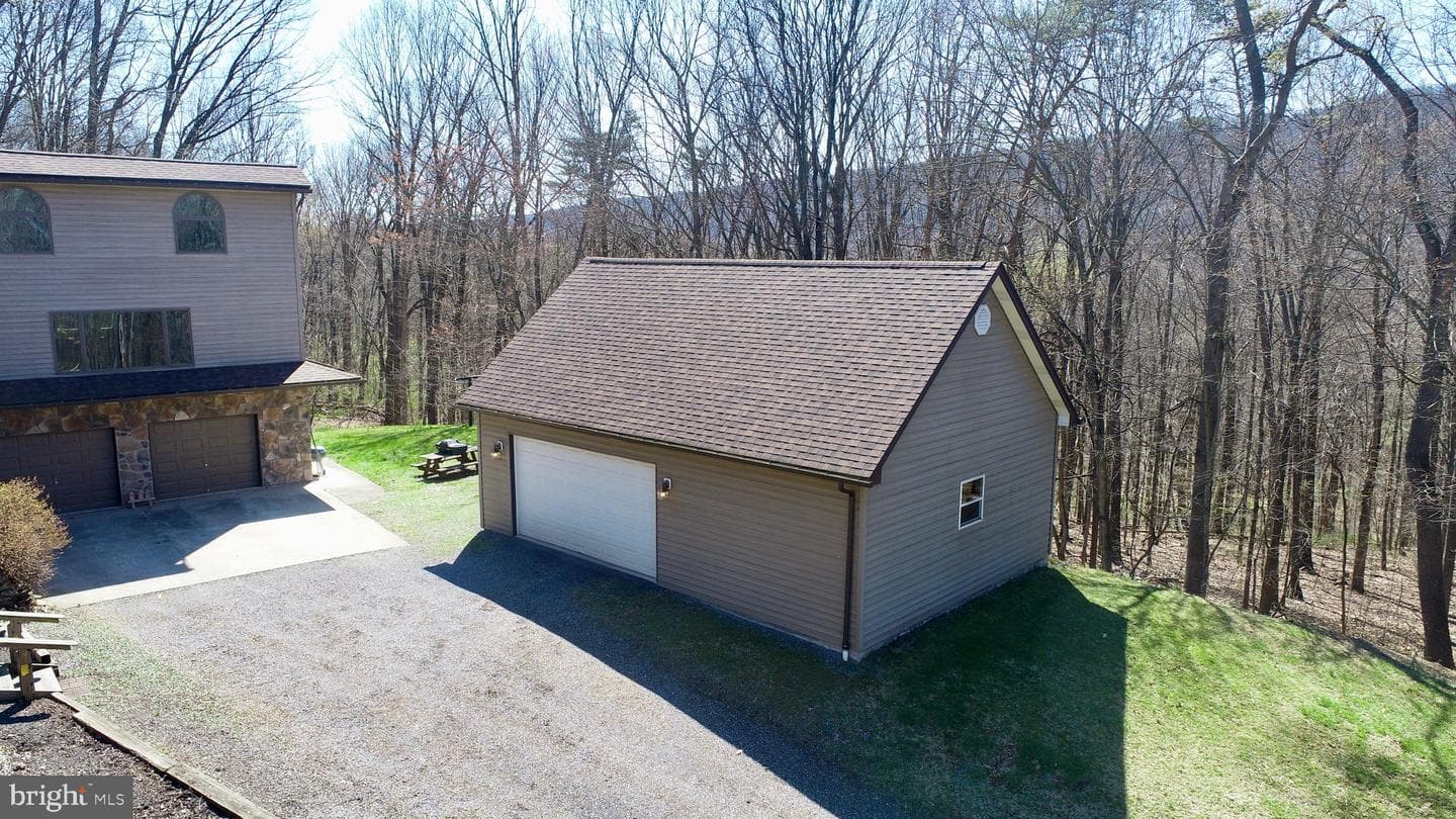 9206 Barkleys Lane photo 11