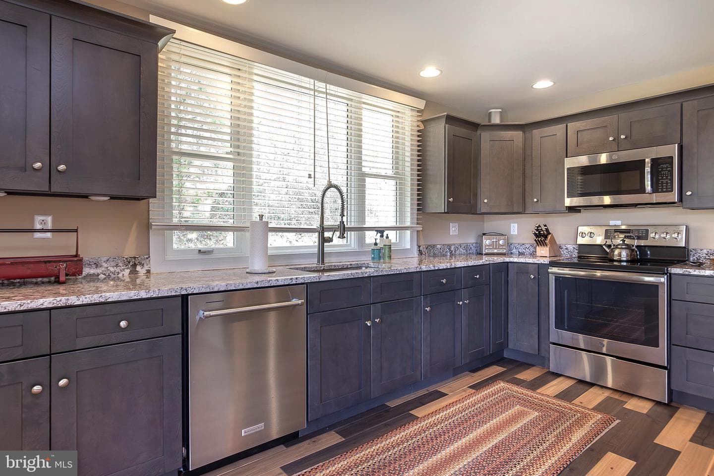 11907 Colyer Lane photo 5