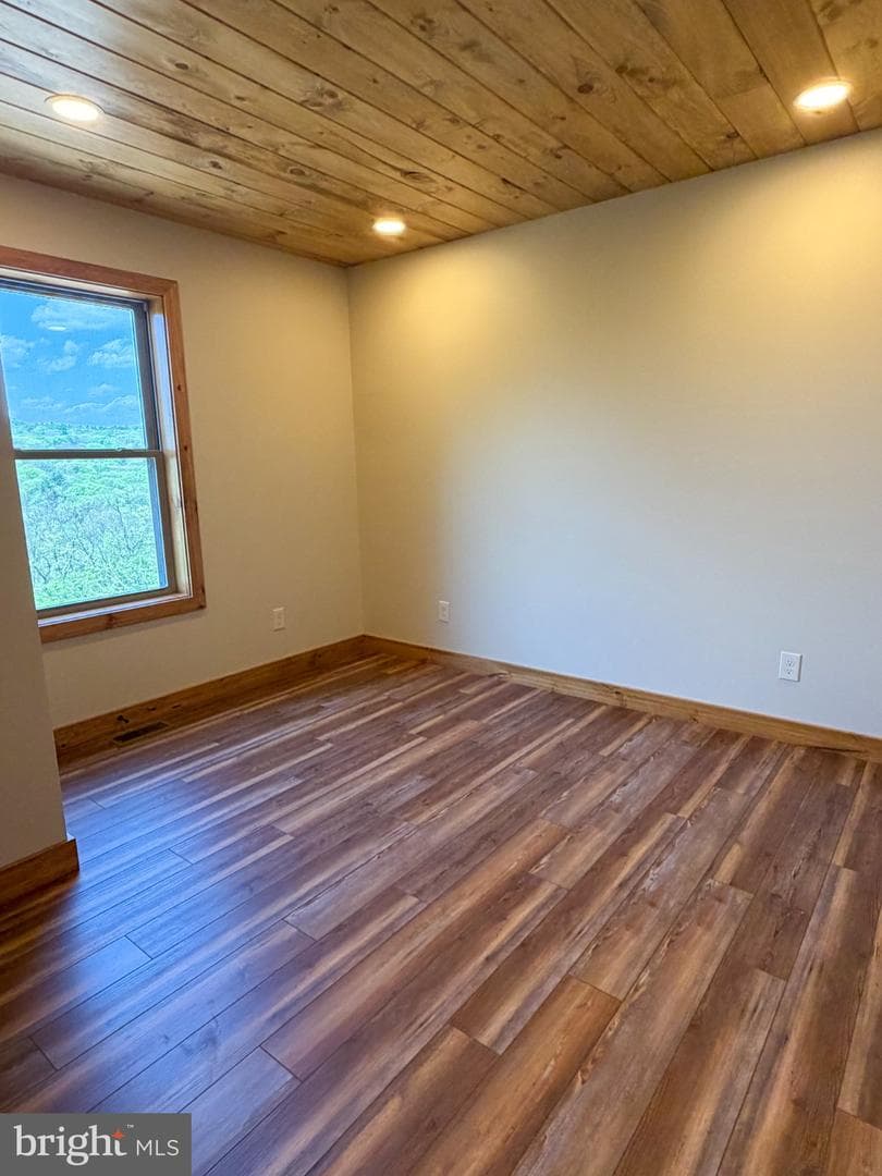 7776 Echo Heights Drive photo 23