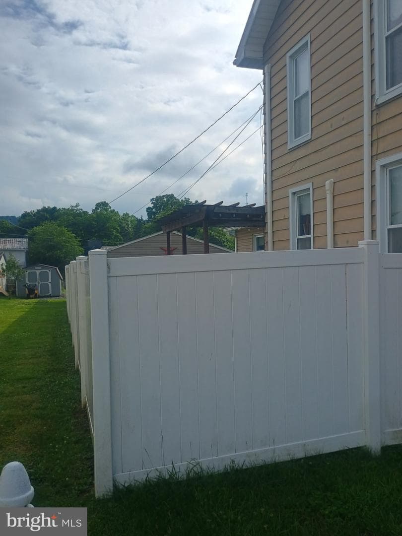 306 Ridgley Street photo 16
