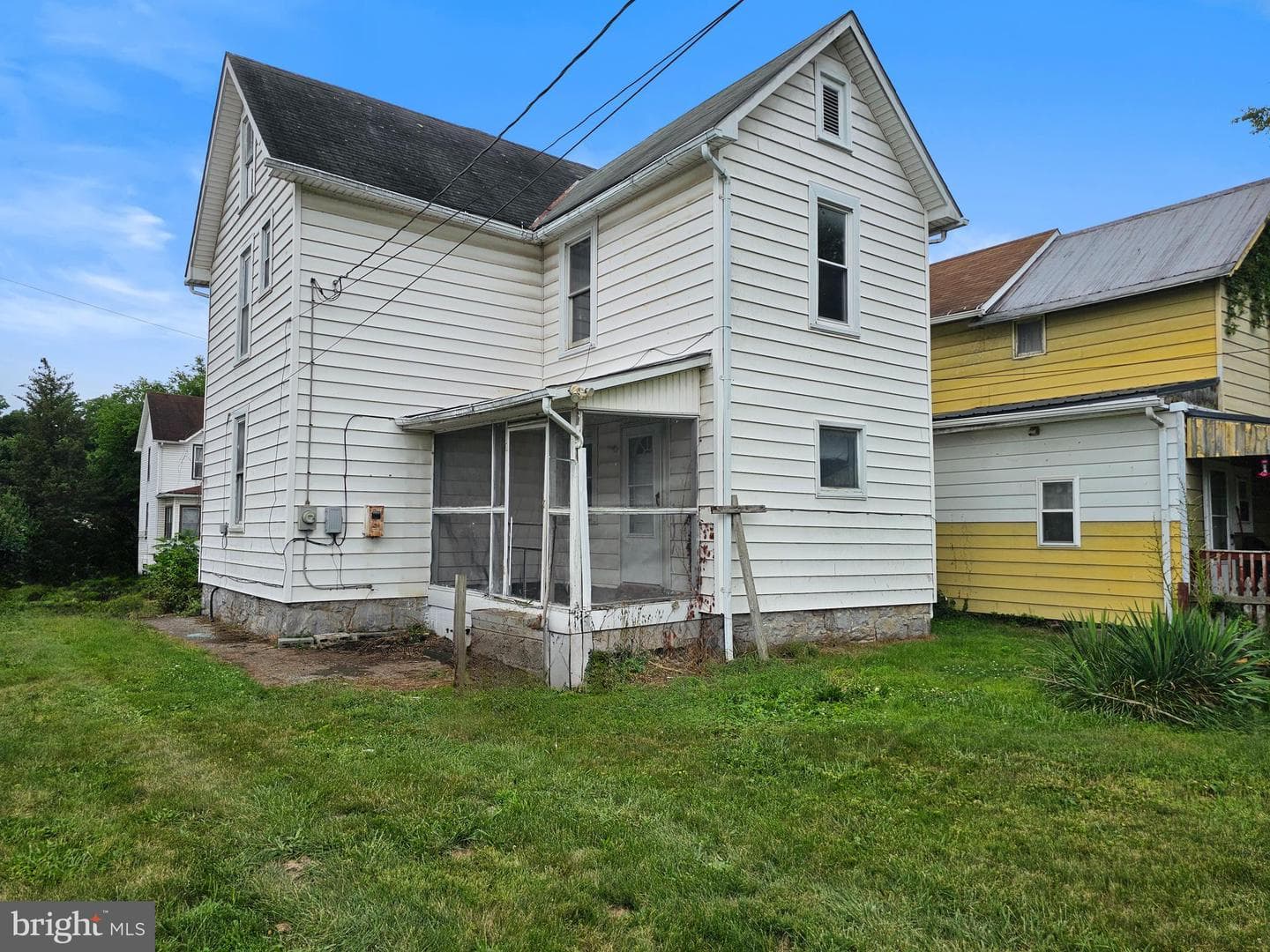 118 W Walnut Street photo 3