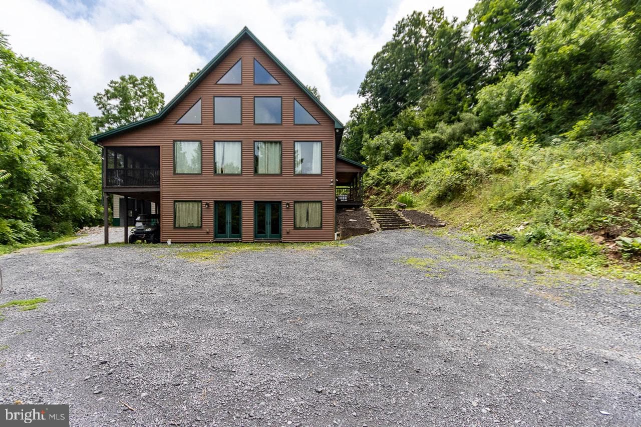 6882 Hungry Hollow Road photo 1