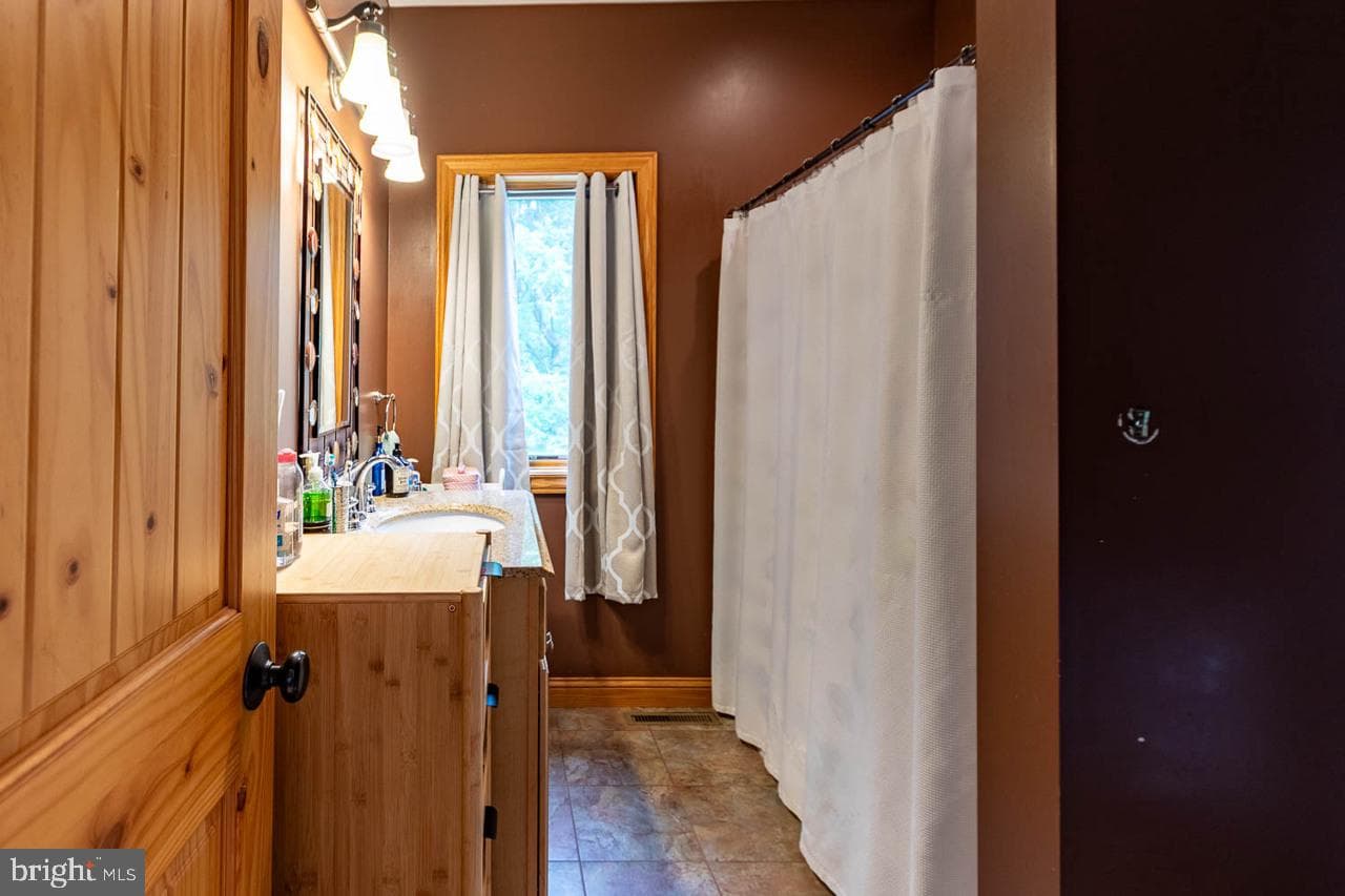 6882 Hungry Hollow Road photo 11