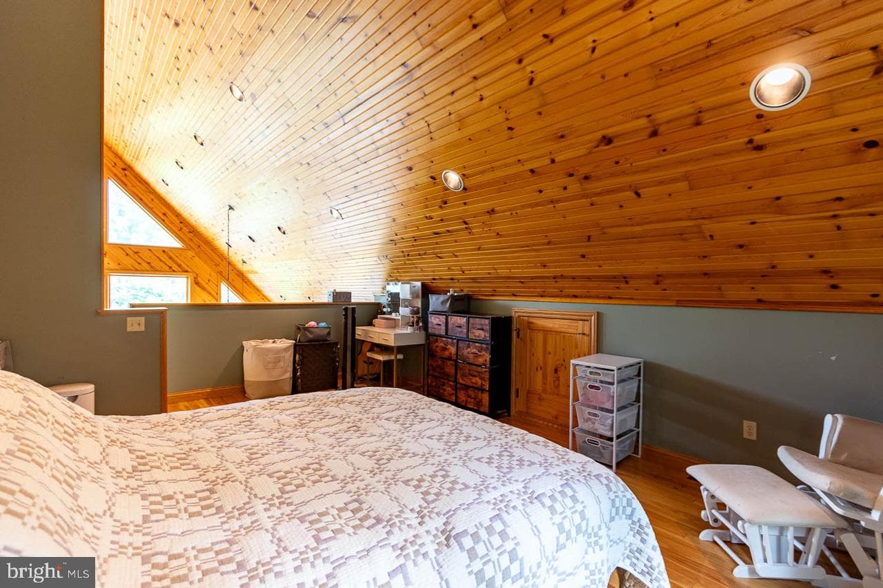 6882 Hungry Hollow Road photo 21