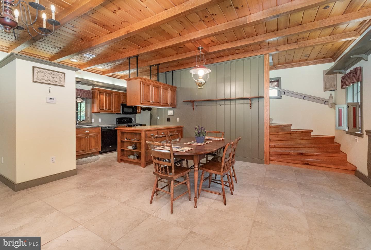 36 Sassafras Lane photo 9