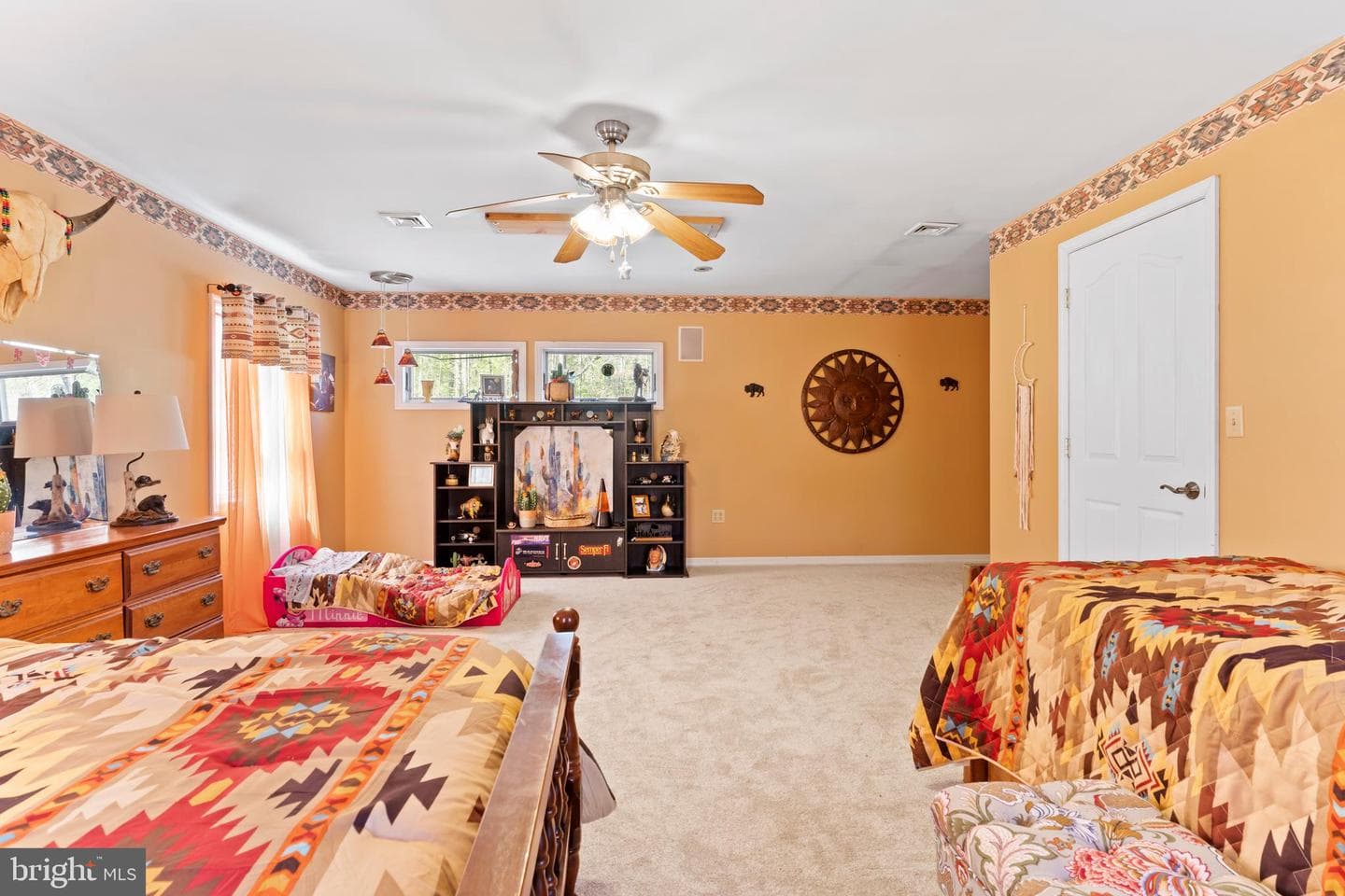 2582 Middle Road photo 31
