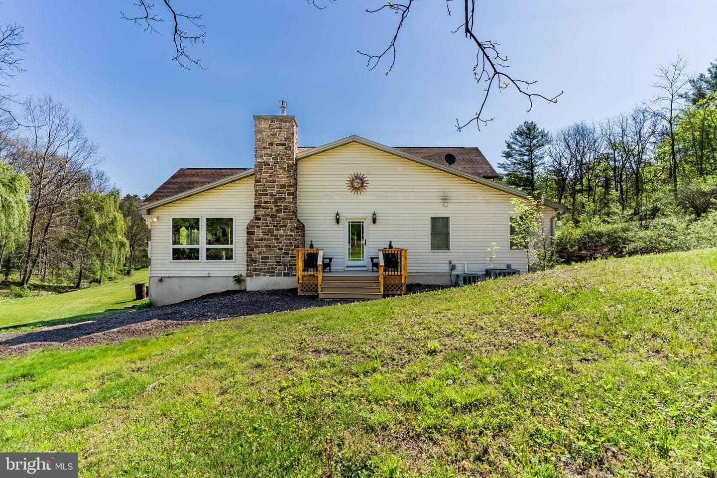 2582 Middle Road photo 42