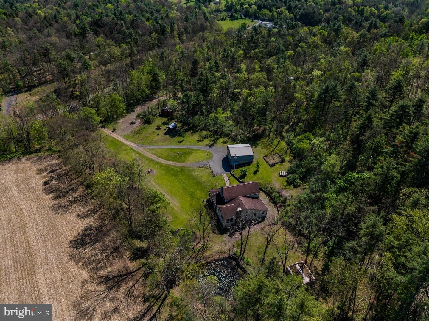 2582 Middle Road photo 50