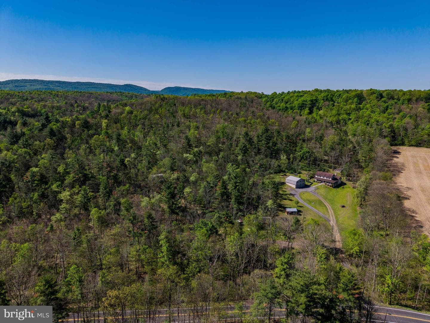 2582 Middle Road photo 56