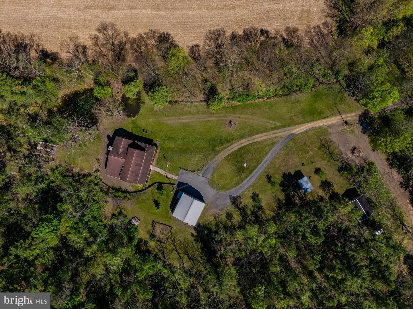 2582 Middle Road photo 59