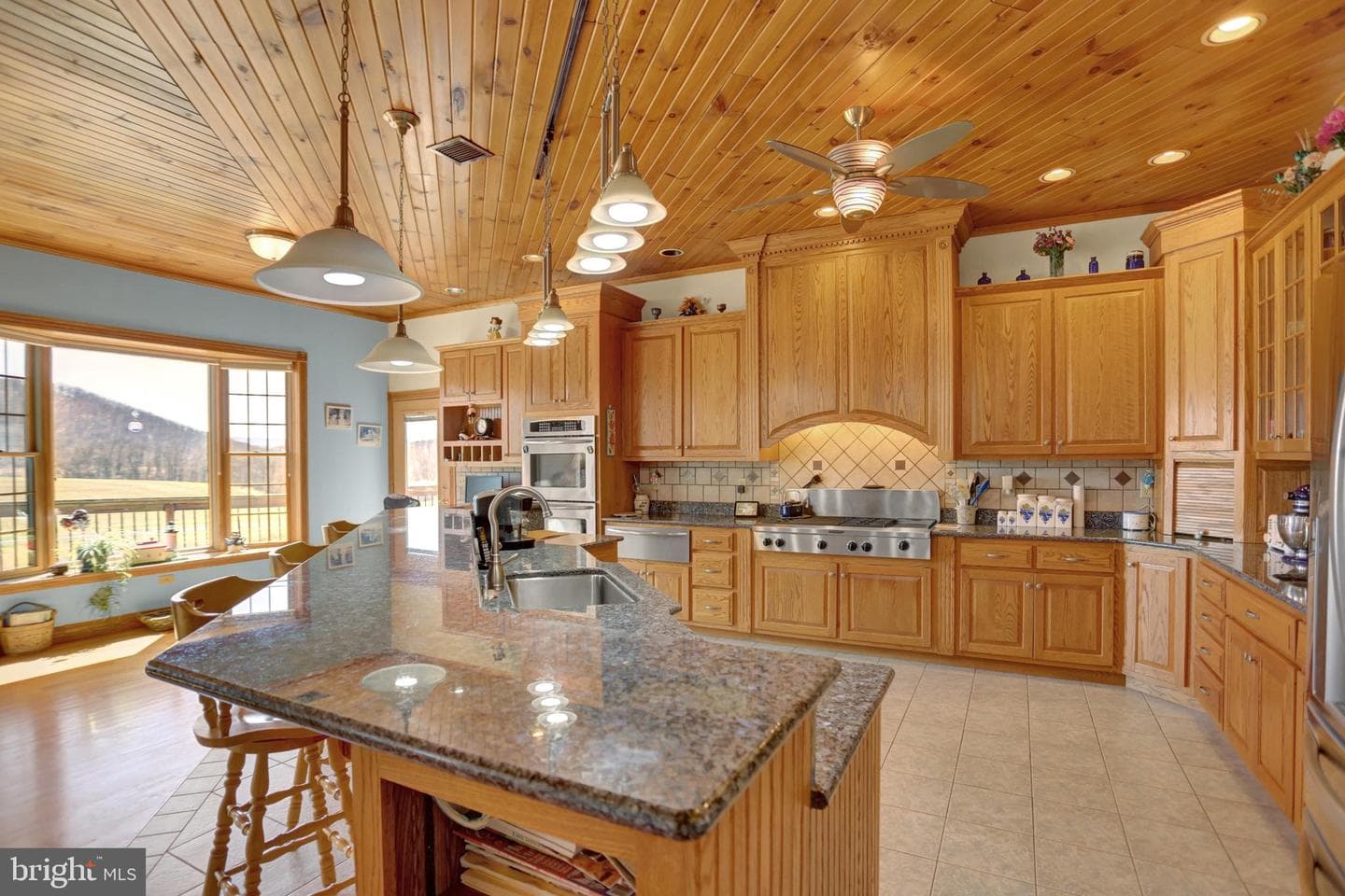 600, 650, 656 Airport Drive photo 18