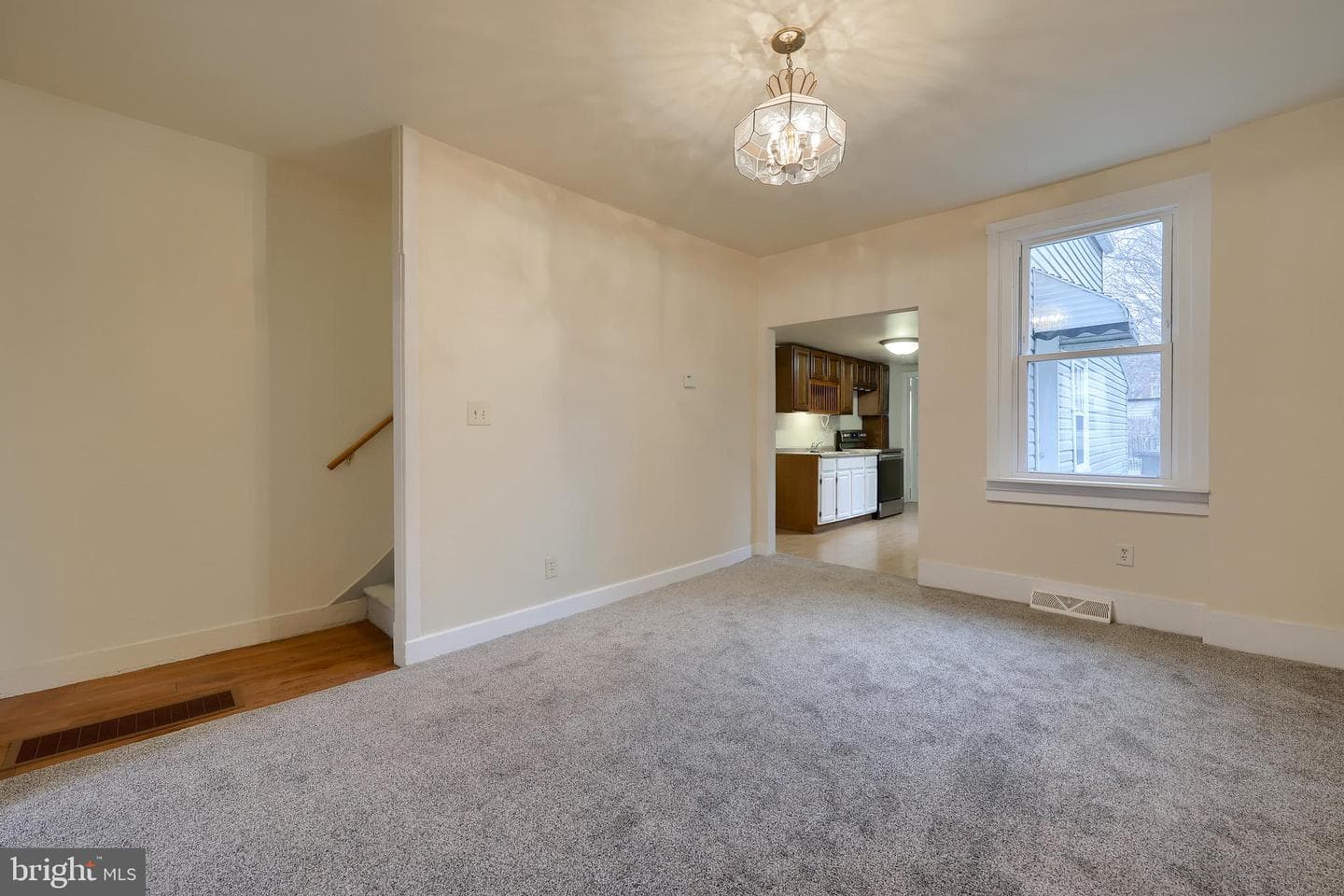 213 Perry Street photo 11
