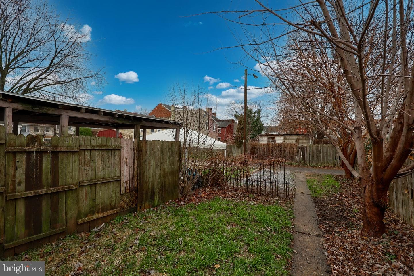 213 Perry Street photo 32