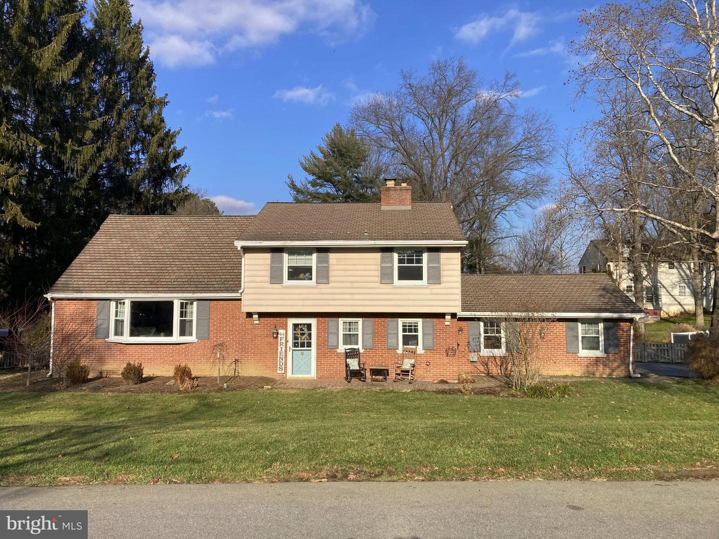 1129 Colonial Road photo 1