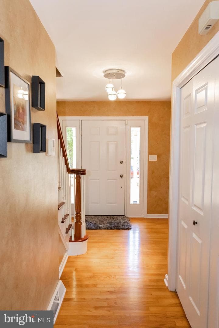 365 Copley Drive photo 2