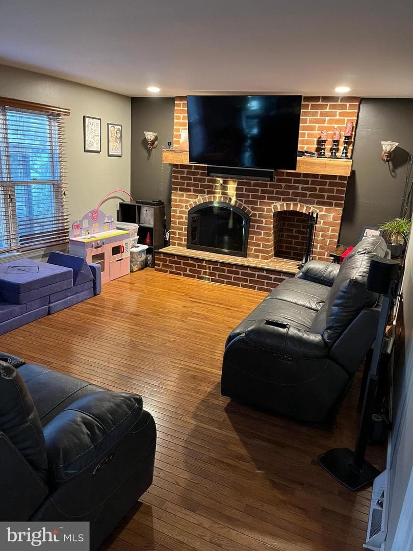 365 Copley Drive photo 9