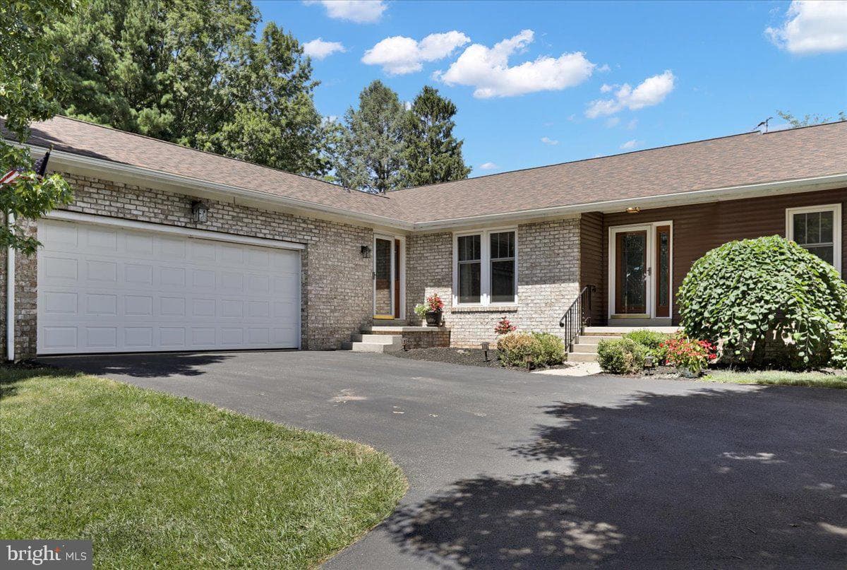 11 James Drive photo 2