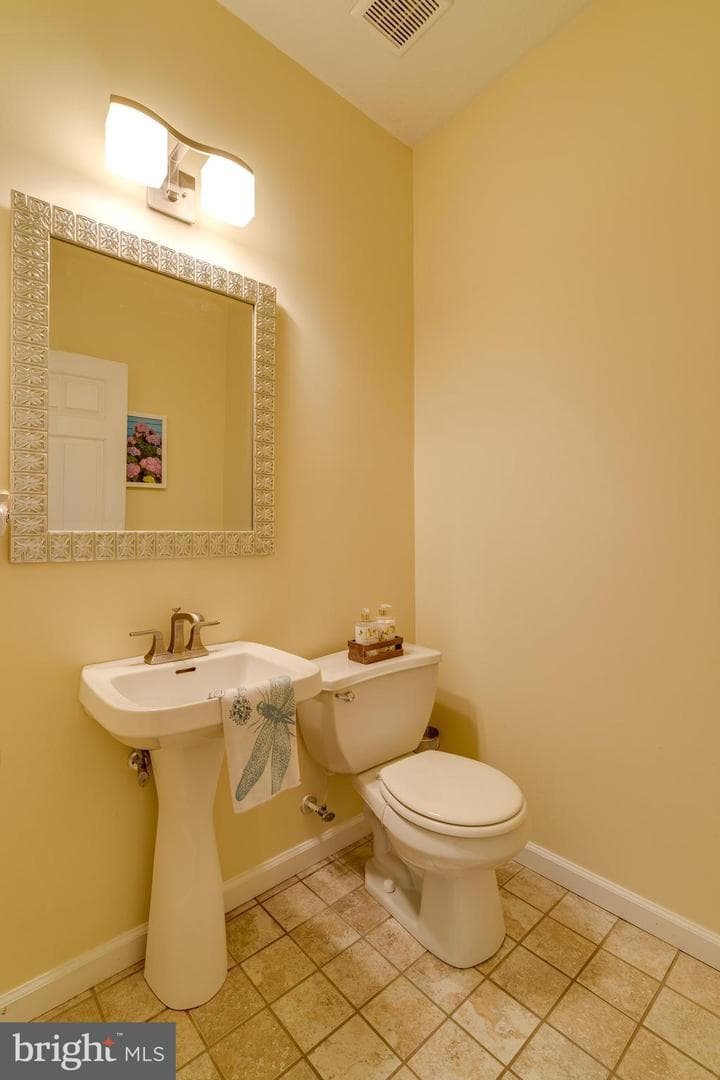 129 Julia Lane photo 31