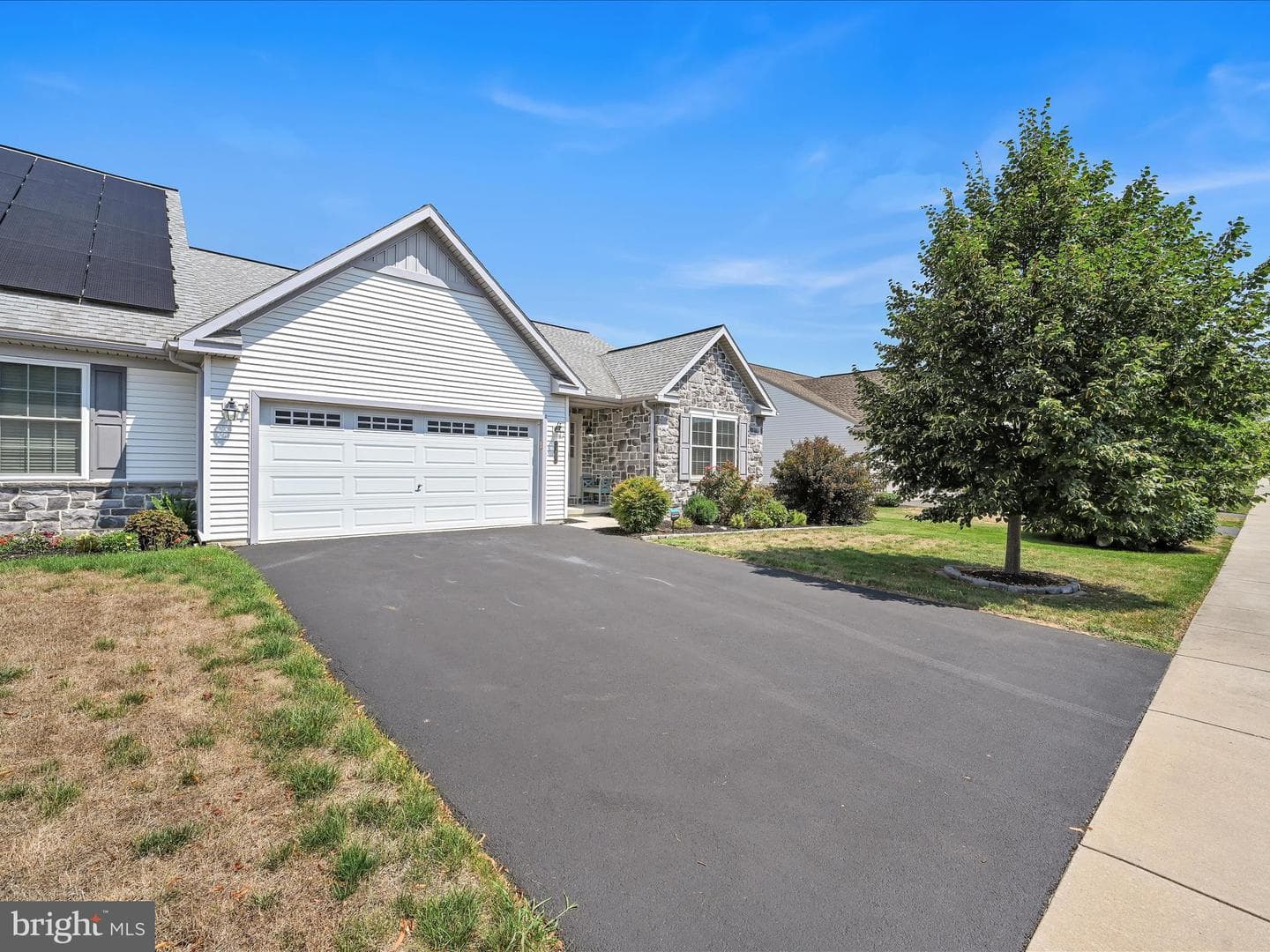 5203 Summerfield Drive photo 2