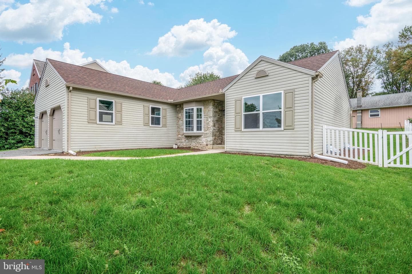 3964 Birchwood Lane photo 2
