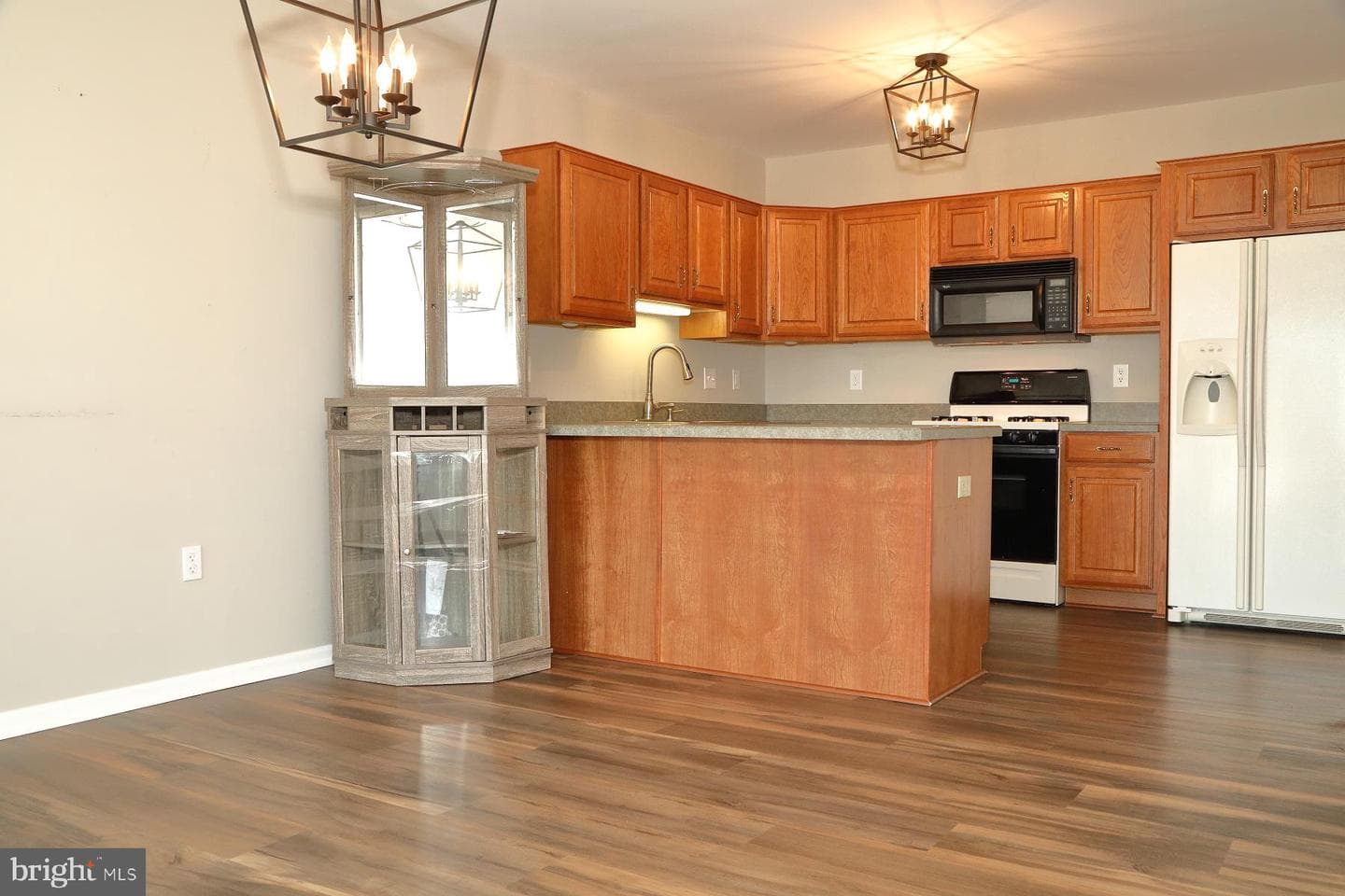 9 York Court photo 16